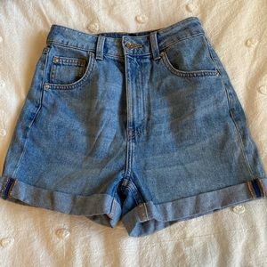 light wash high waisted shorts